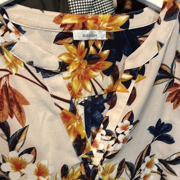 Ladies blouse - Picture 2 of 3